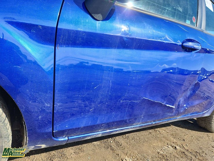 2014-ford-fiesta-se-image-32
