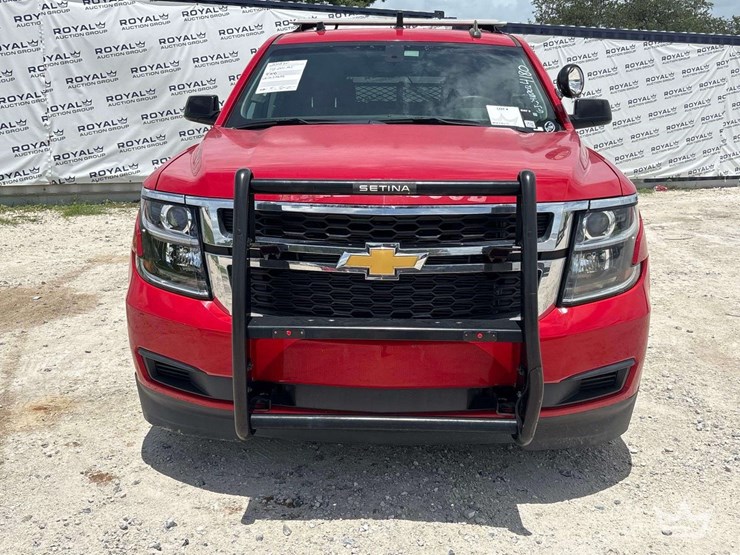 2015-chevrolet-suburban-image-23