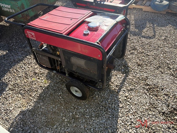 honda-es6500-gas-powered-generator-image-4