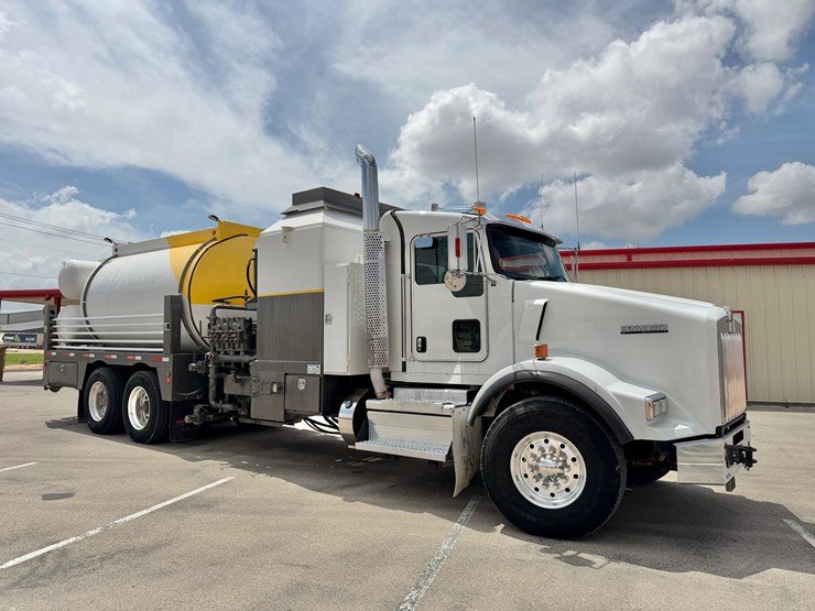 2020-kenworth-t800-image-9