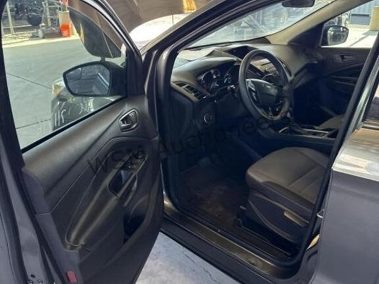 2017-ford-escape-image-23