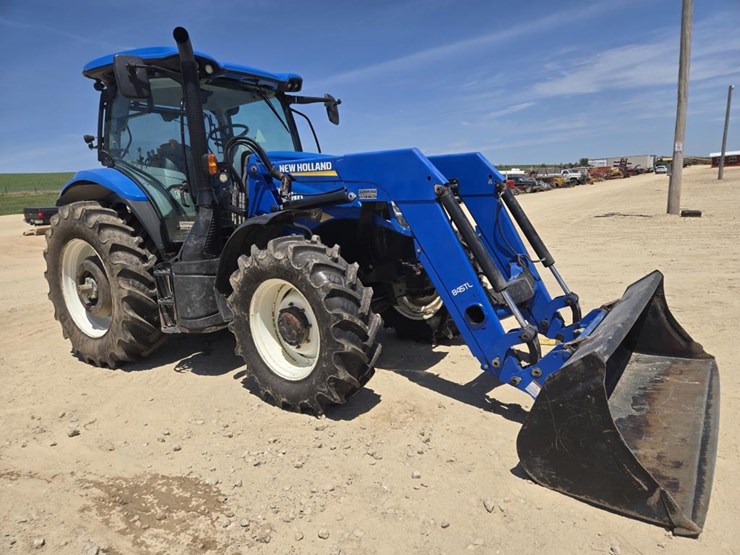 2015-new-holland-155-image-3