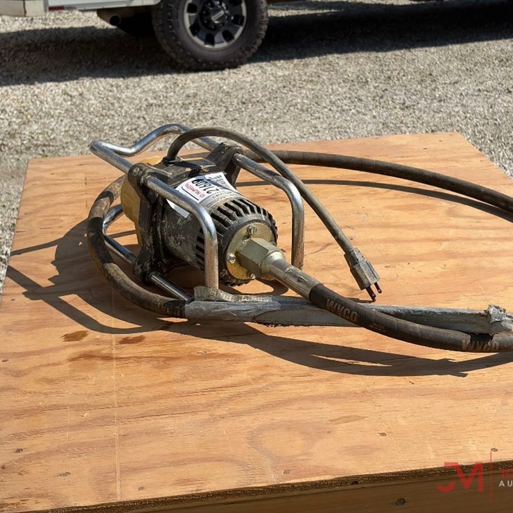 ELECTRIC CONCRETE VIBRATOR