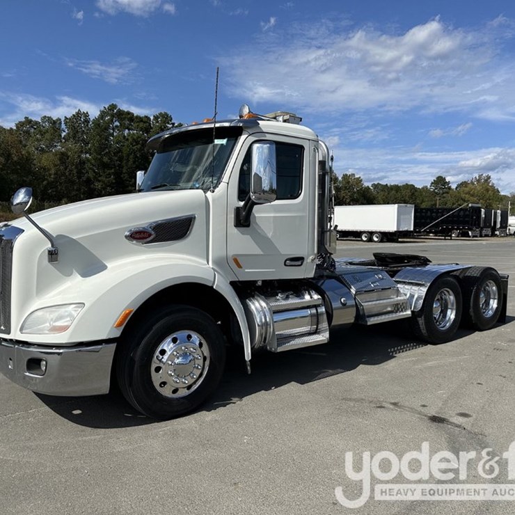 2017 PETERBILT 579
