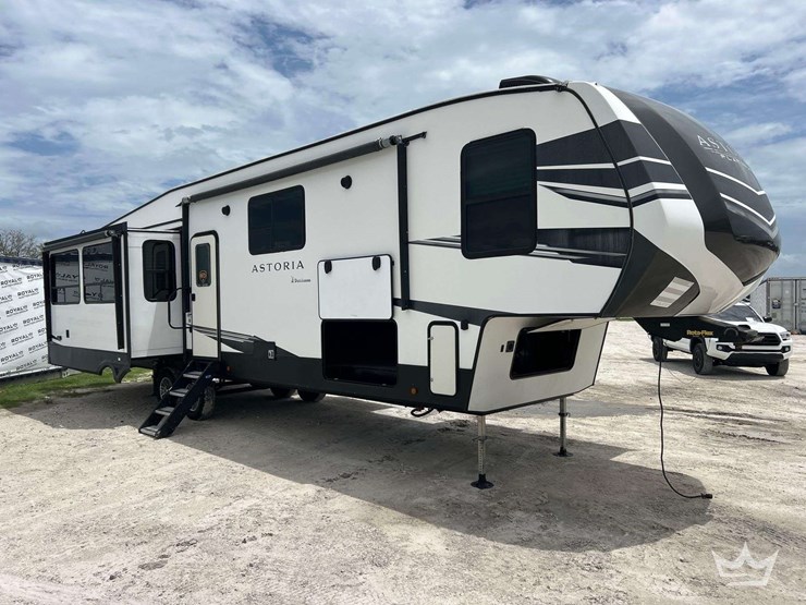 5th-wheel-camper-image-2