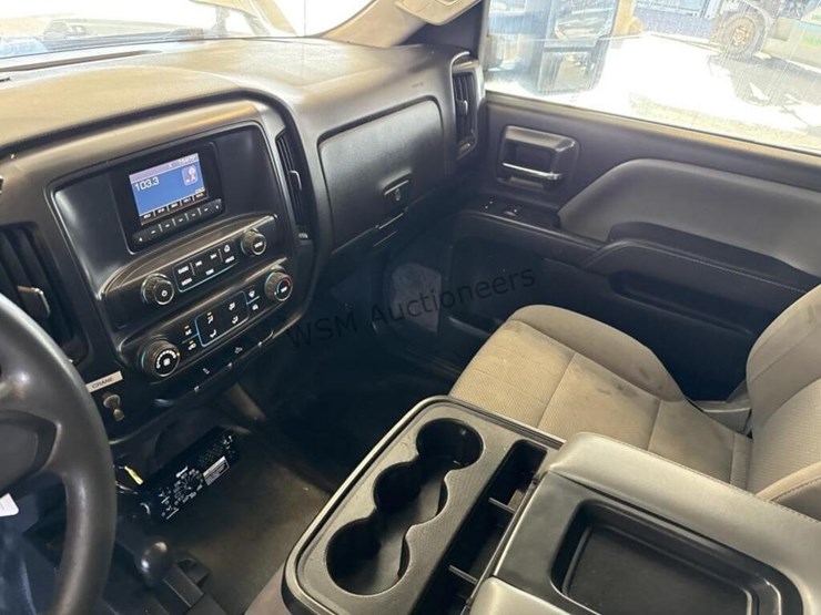 2015-chevrolet-silverado-3500hd-image-25