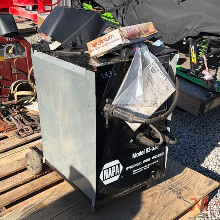 NAPA 83-28 SYNERGIC WIRE WELDER