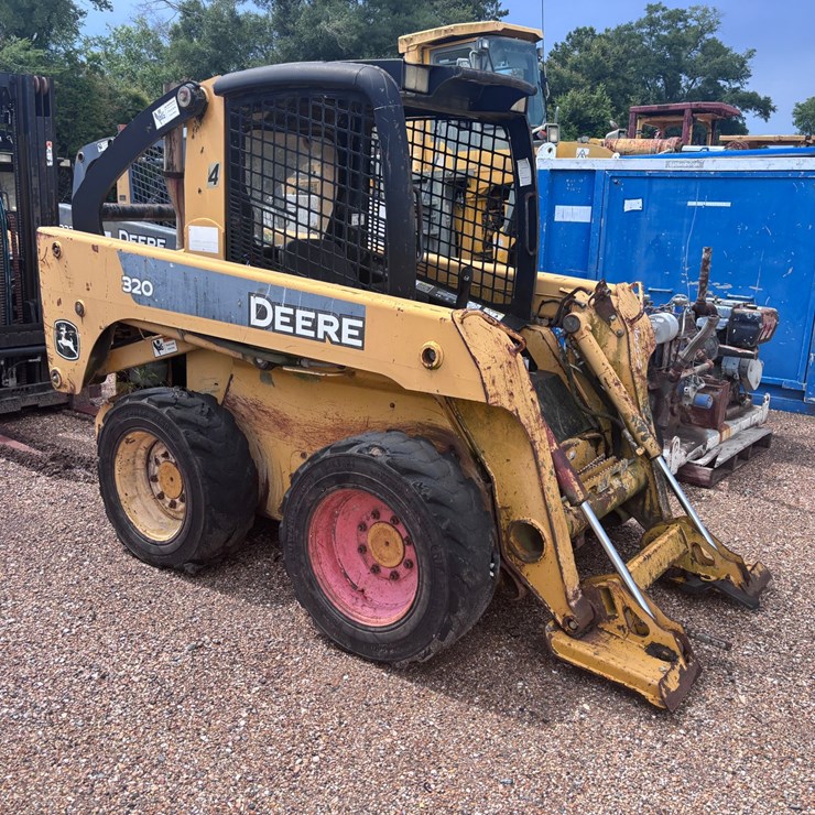 JOHN DEERE 320