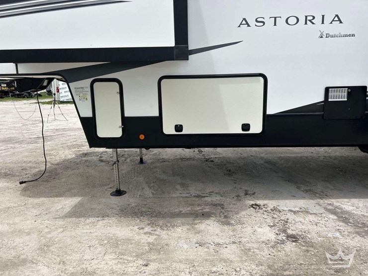 5th-wheel-camper-image-34