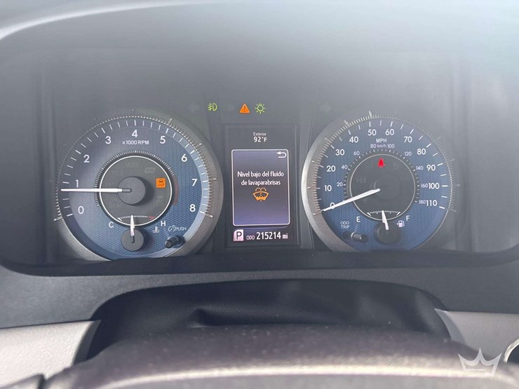 2016-toyota-sienna-image-11