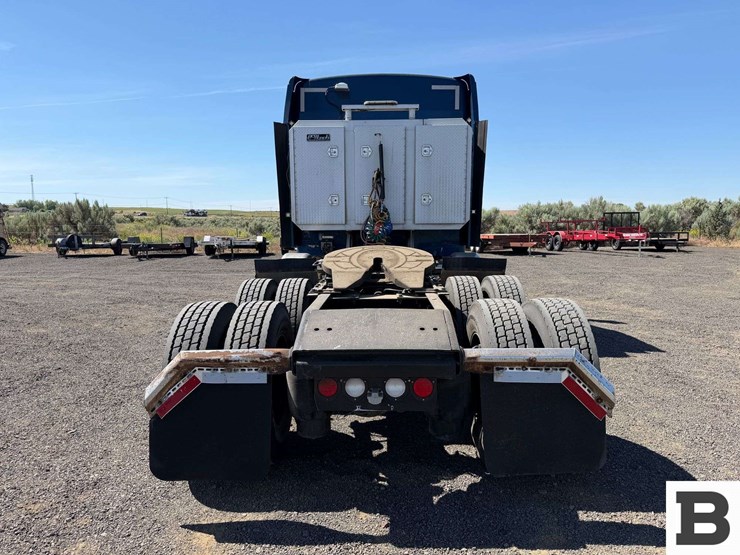 2015-kenworth-t800-image-5