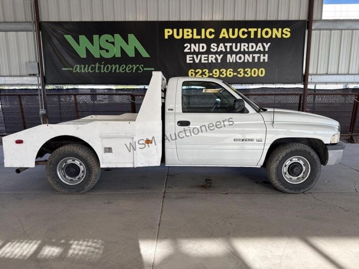 1995-dodge-ram-2500-image-1