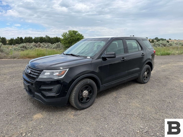 2017-ford-explorer-image-1