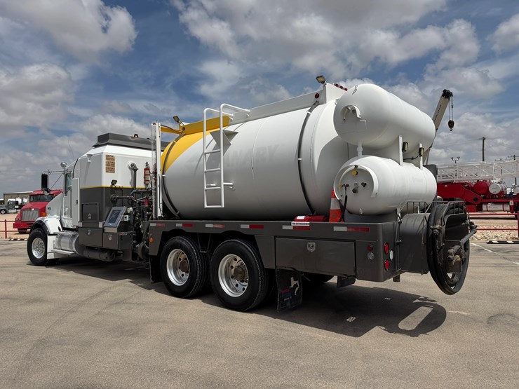 2020-kenworth-t800-image-5