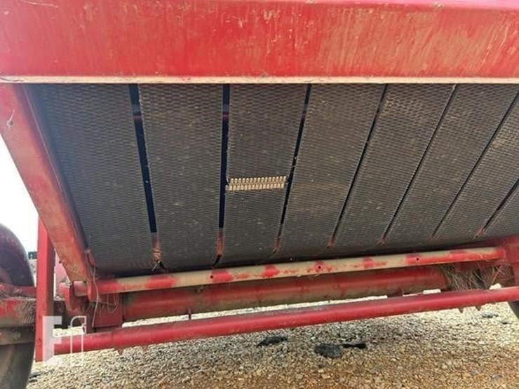 massey-ferguson-1756-image-14