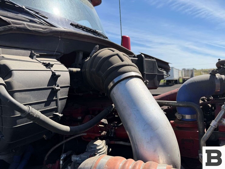 2015-kenworth-t880-image-55