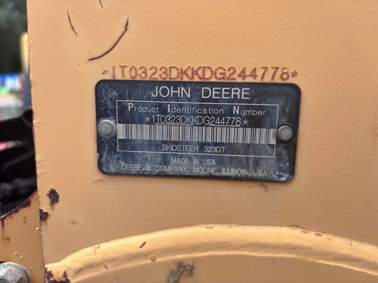deere-323d-image-7