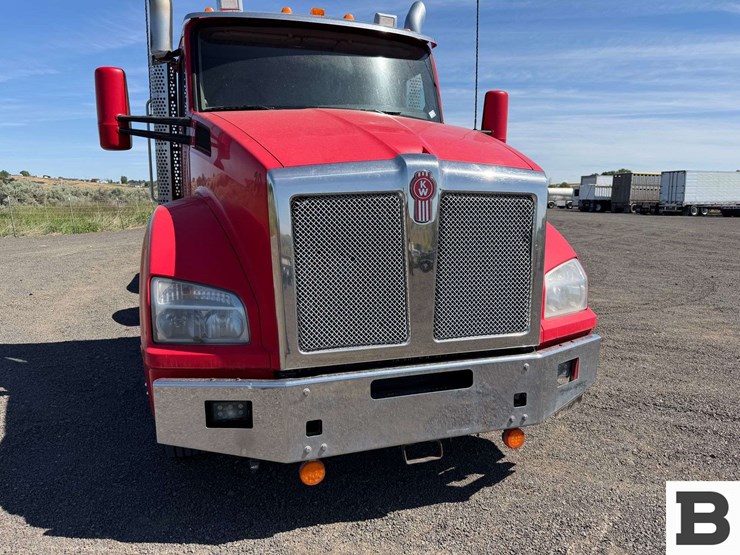 2015-kenworth-t880-image-8