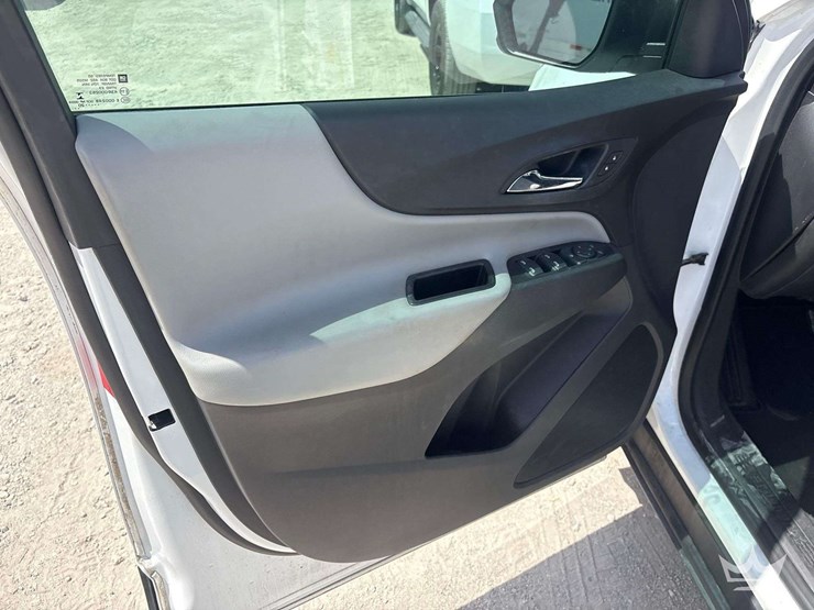2020-chevrolet-equinox-image-2