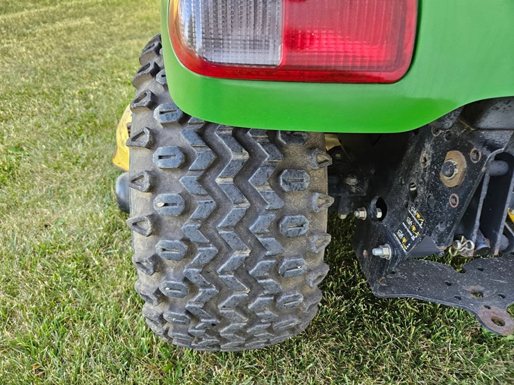 john-deere-x585-image-18