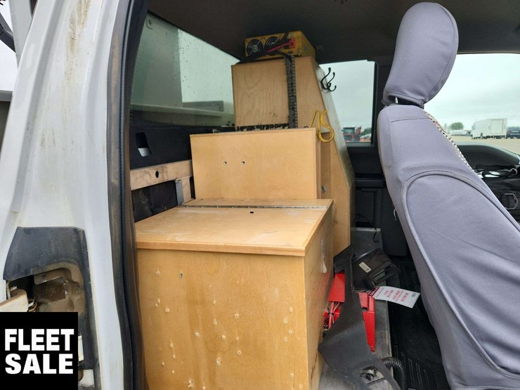 2021-ford-f550-image-19