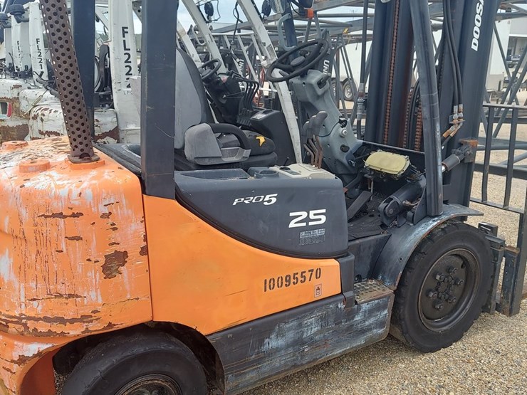 doosan-d25s-5-image-3