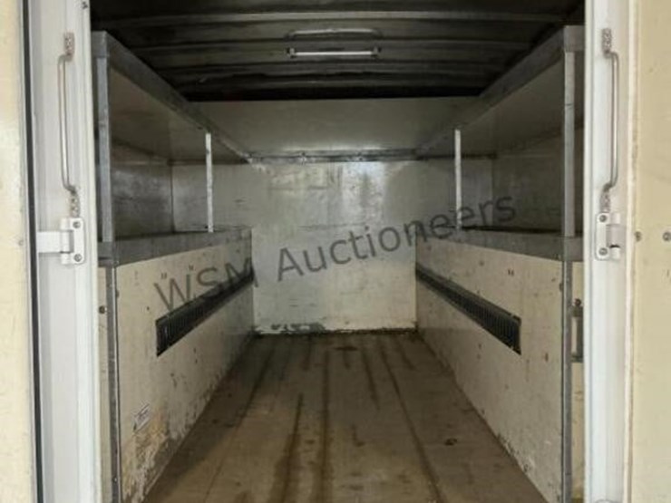 2015-chevrolet-express-3500-image-11