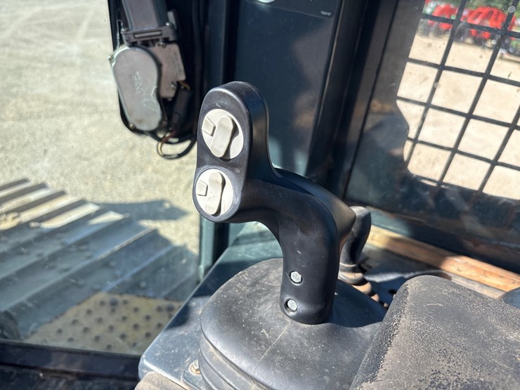 deere-750j-image-12