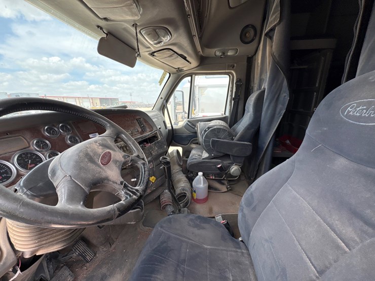 2007-peterbilt-387-image-5