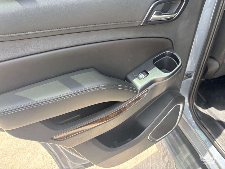 2016-chevrolet-tahoe-image-11