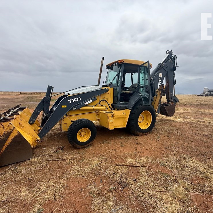 DEERE 710J