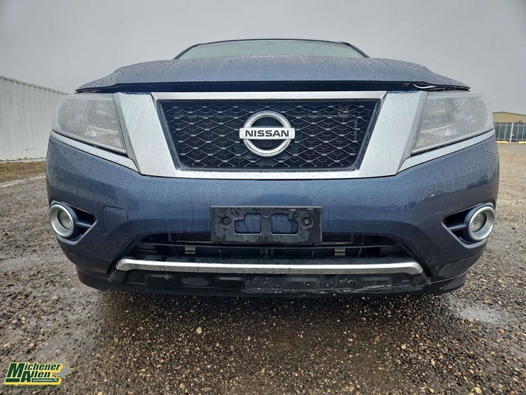 2015-nissan-pathfinder-image-32