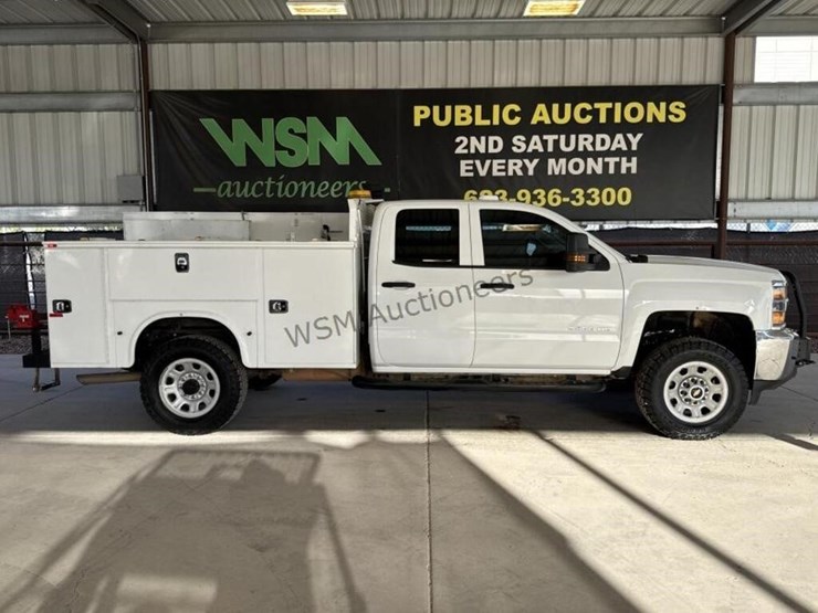 2018-chevrolet-silverado-3500hd-image-1