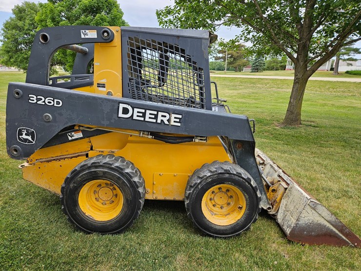 deere-326d-image-6