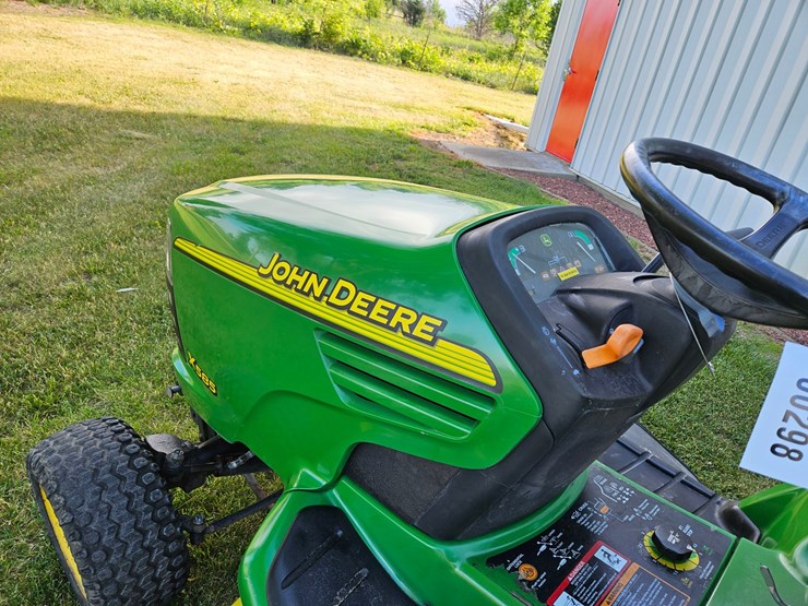 john-deere-x585-image-25