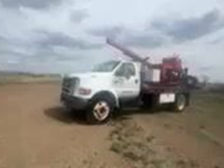 2004-ford-f750-image-1