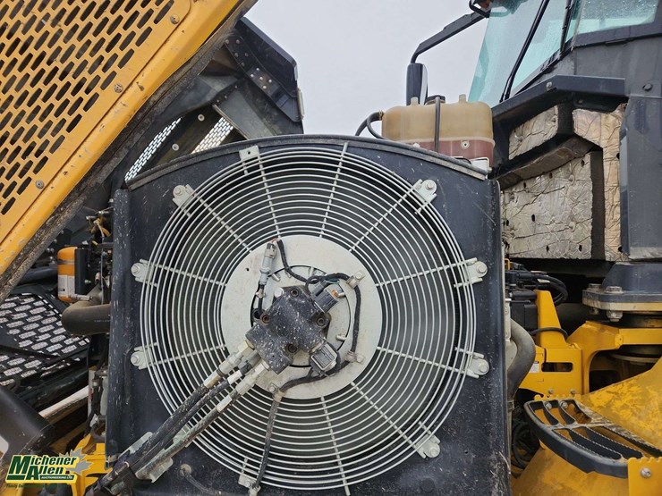 2020-deere-310e-image-19
