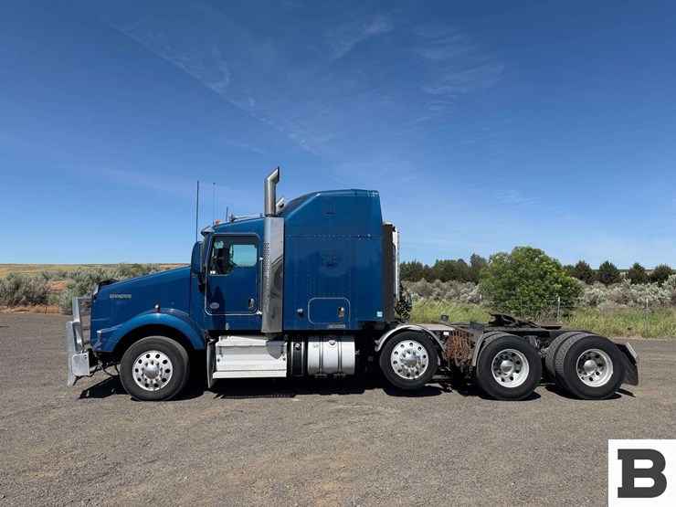 2015-kenworth-t800-image-3