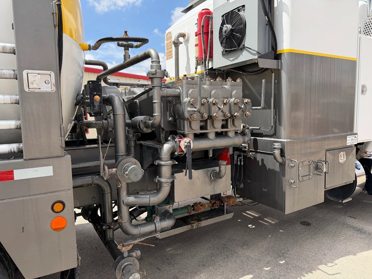 2020-kenworth-t800-image-8