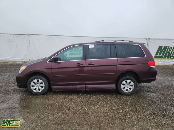 2010-honda-odyssey-image-6