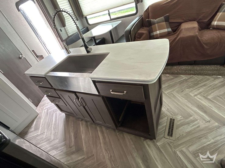 5th-wheel-camper-image-18