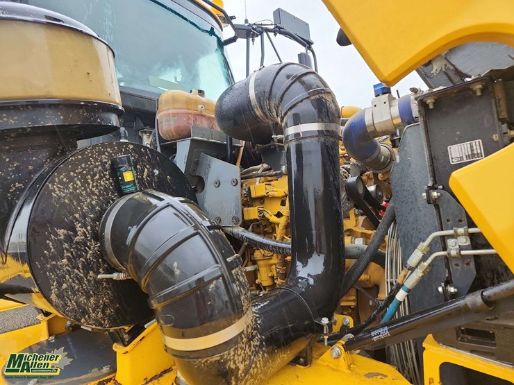 2014-deere-300d-image-28