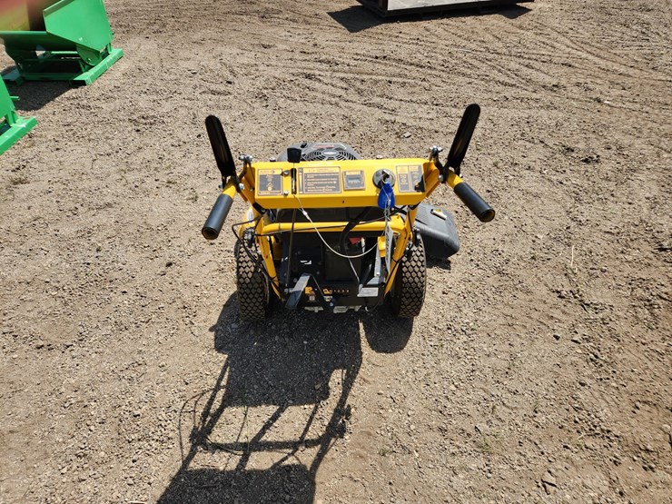 #376-•-dewalt-walk-behind-mower-image-3