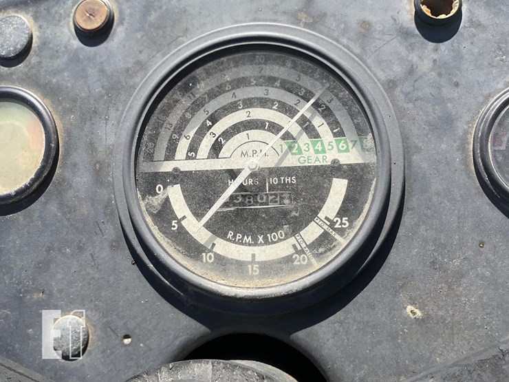 1977-john-deere-2440-image-15