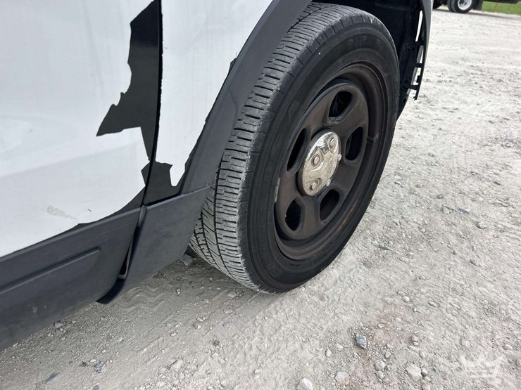 2018-ford-explorer-image-25