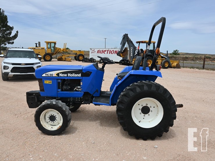 new-holland-tc30-image-1