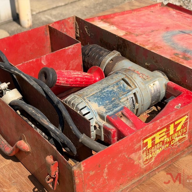 HILTI ELECTRIC HAMMER DRILL WITH CASE