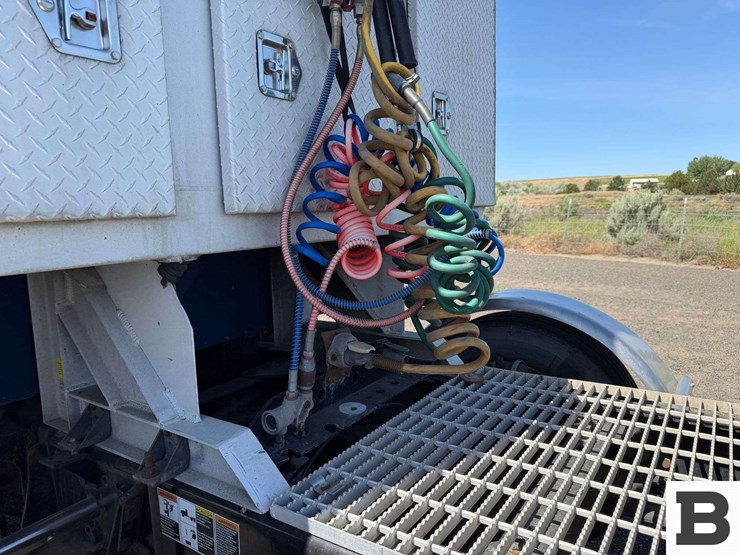 2015-kenworth-t800-image-19