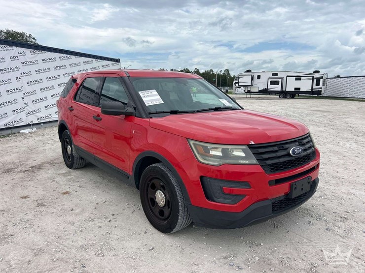 2016-ford-explorer-image-2