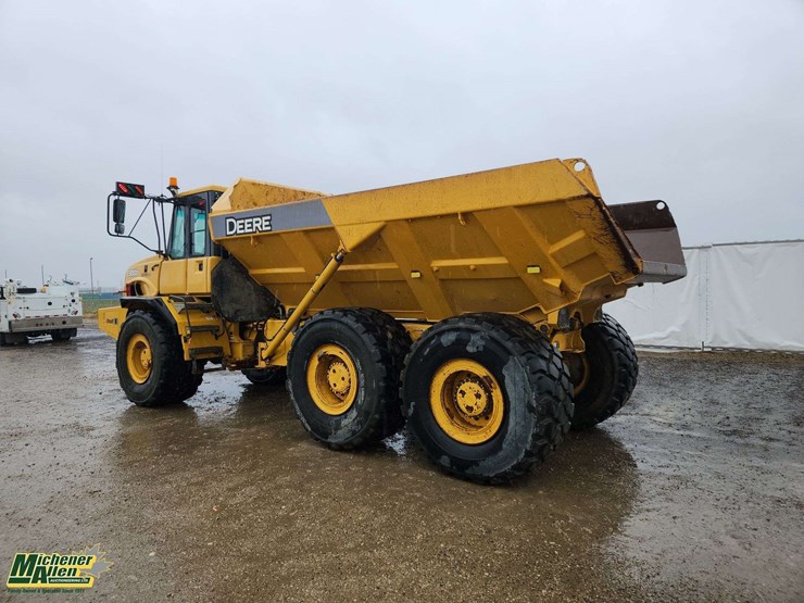 2014-deere-300d-image-3